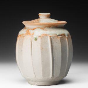 Porcelain, faceted, ash glaze
14 X 14 X 17.5cm    1.5kg